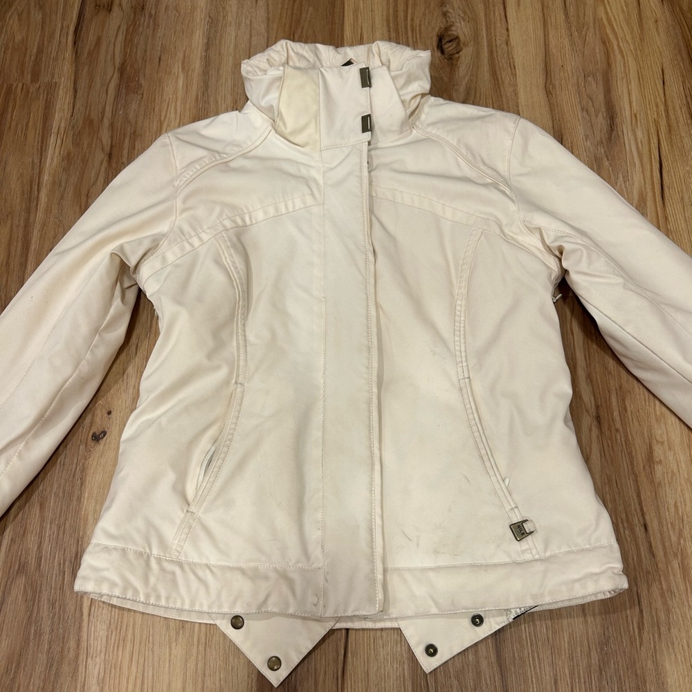 Women’s chic ski jacket with fur